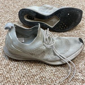 Nike FlyKnit Sneakers